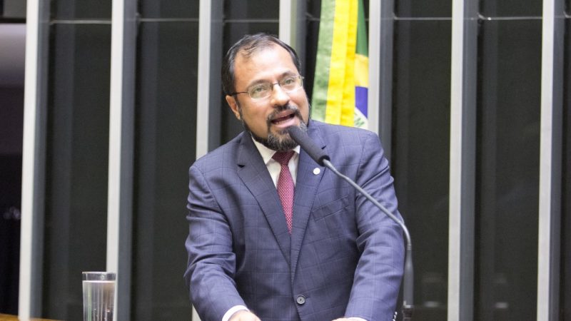 Projeto de Camilo suspende multa com instituição de ensino na pandemia