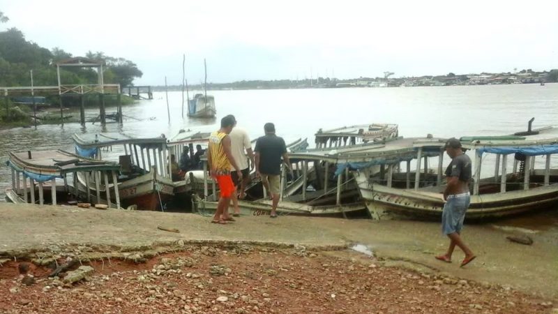 Na Ilha de Santana, suspeito de roubo luta com populares e ainda atira em homem
