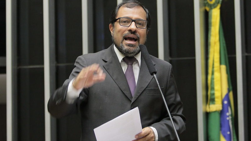 Deputado Camilo Capiberibe destinará emenda para batedores de açaí de Macapá