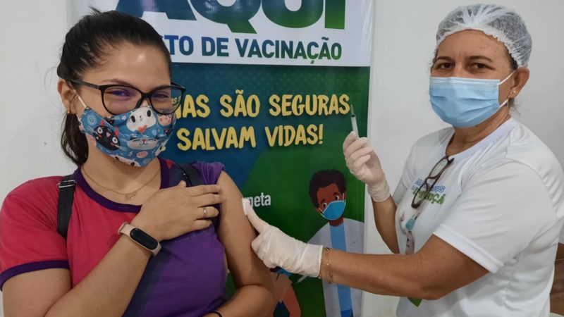 Público de 19 anos começa a ser imunizado com a 1ª dose contra a Covid-19 em Santana