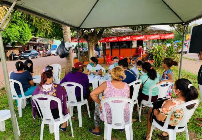 PMS através do Programa Bolsa Família, realiza ação na feira da avenida Santana