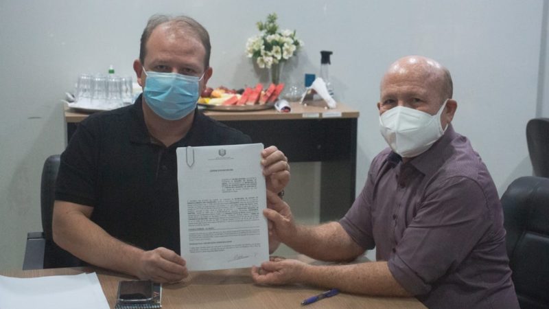 Prefeitura de Santana e Secretaria de Estado do Desenvolvimento das Cidades assinam convênio para repasse de recursos