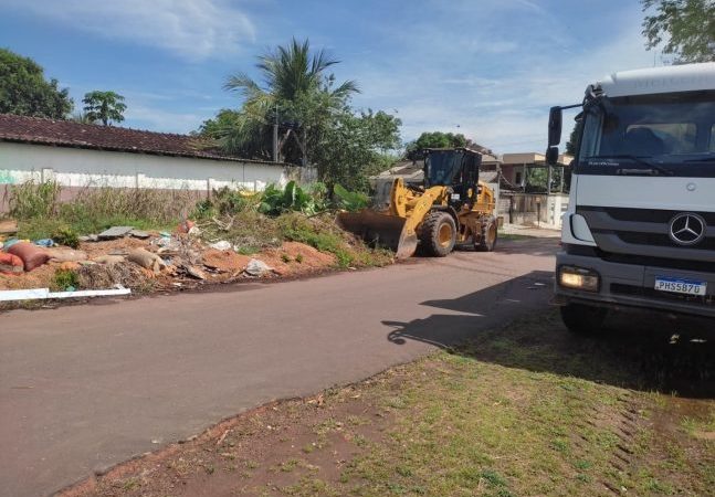 PMS e comunidade transformam lixeira viciada em jardim evitando retorno de lixo ao local