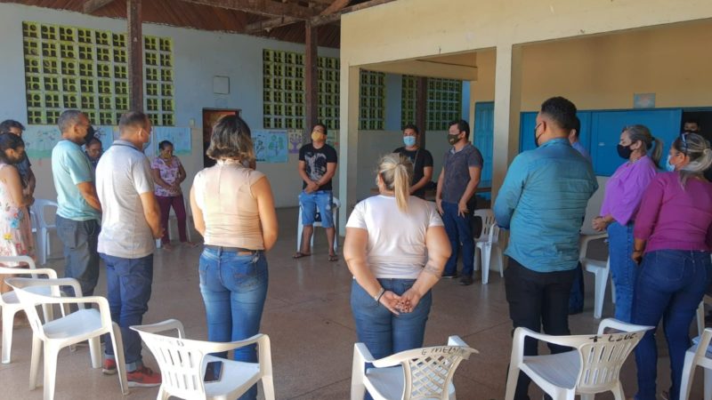 Representantes da PMS se reúnem com a comunidade escolar do Igarapé da Fortaleza