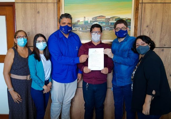 Prefeitura de Santana firma parceria com a Faculdade Madre Tereza