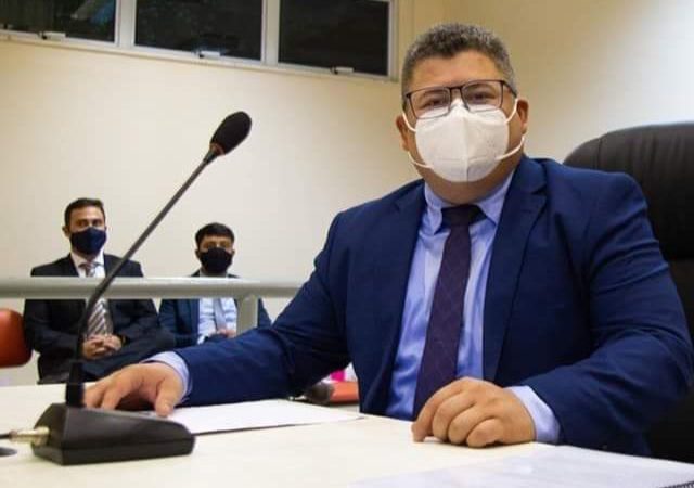 Vereador Bruno Souza puxa debate em busca de esclarecimentos sobre a doença de Haff