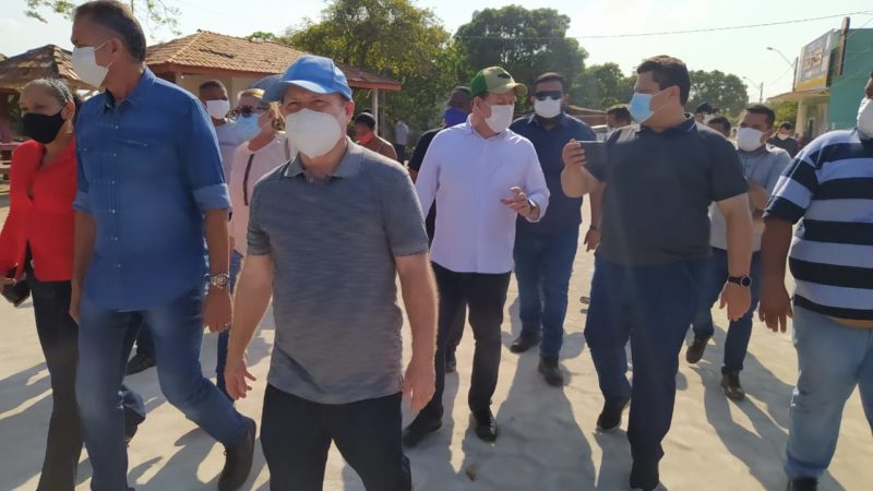 Bala Rocha diz que progresso está chegando à IIha de Santana, ao visitar obra de bloqueteamento nas vias