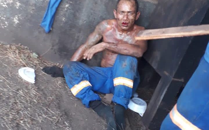 Taca! Apenado teria roubado celular com notebook. Descoberto, os próprios companheiros deram o castigo