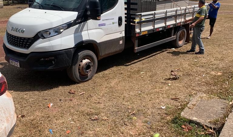 Prefeitura de Santana socorre vítimas de vendaval no Igarapé do Lago