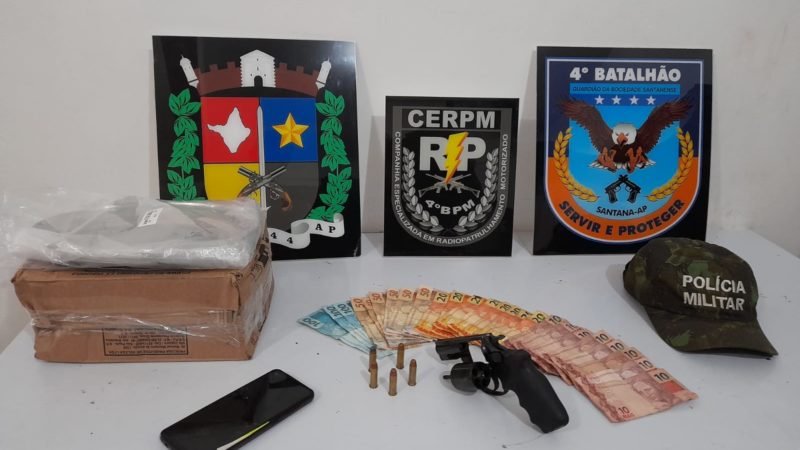 Em Santana, homem é preso com arma de fogo por policiais durante a operação pagamento