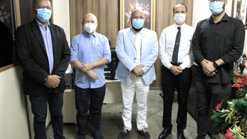 Prefeitura de Santana busca parceria com o TJAP para legalizar moradias em áreas de periferia a custo zero