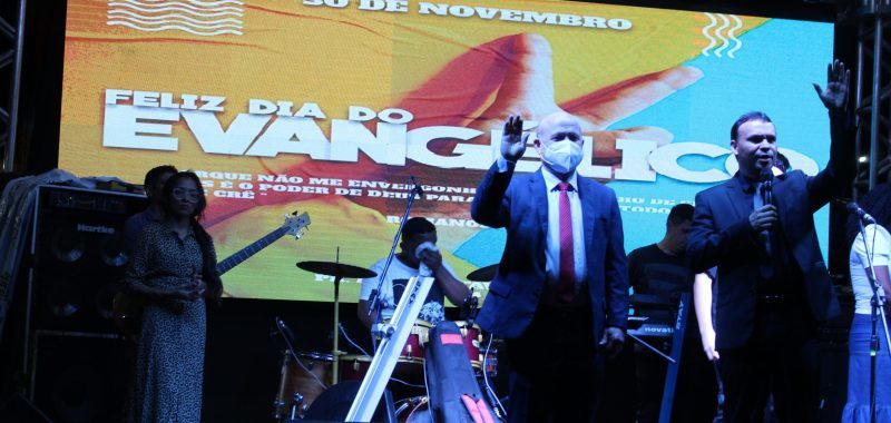 Dia do Evangélico encerra com show gospel e culto em ação de graças na Praça da Bíblia