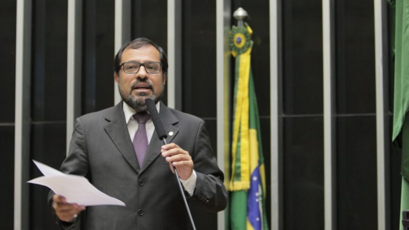Deputado Camilo pede que governador Waldez pague o abono do Fundeb aos professores