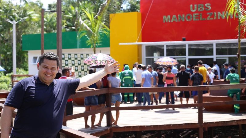 No Bailique Davi entrega UBS, anuncia R$ 4 milhões para passarelas, UBS Fluvial, além do Programa Mais Luz para a Amazônia