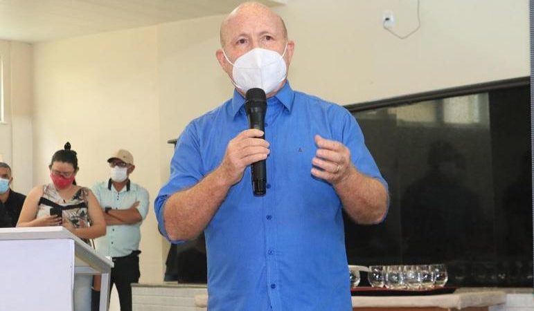 Santana ultrapassa Macapá e paga piso maior aos professores