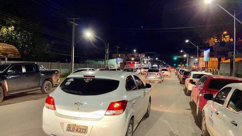 Santana: Rua Salvador Diniz ganha iluminação em led