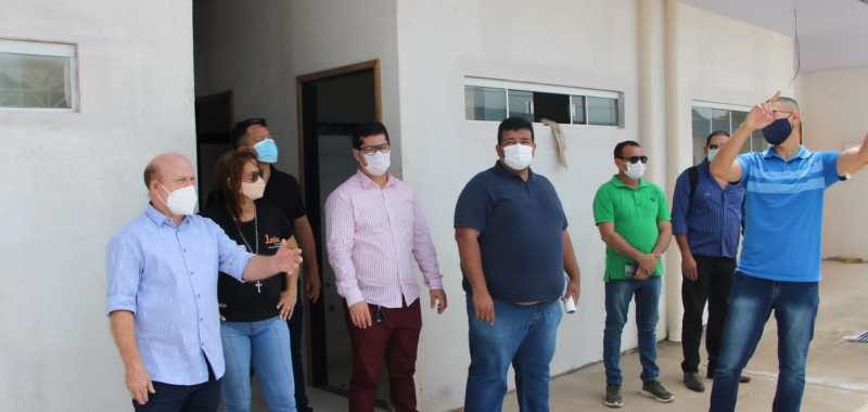 Visita técnica: Prefeito Bala esteve em obra que atenderá mais de 300 famílias