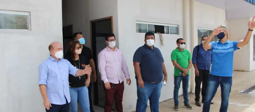 Visita técnica: Prefeito Bala esteve em obra que atenderá mais de 300 famílias