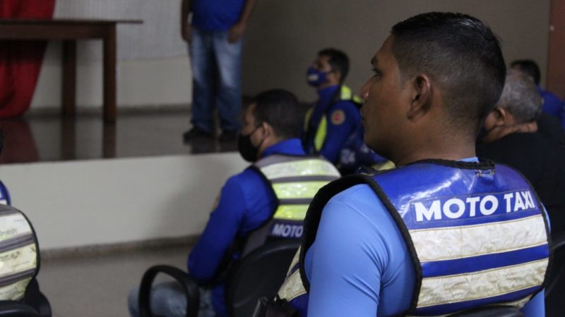 Sttrans e Detran-AP disponibilizam cursos para taxistas e mototaxistas de Santana