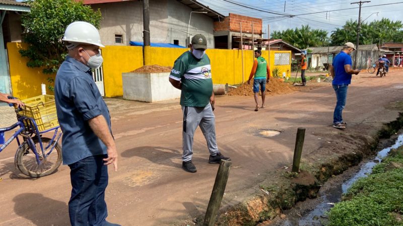 Em Santana, avançam serviços de drenagem em vias do Igarapé da Fortaleza