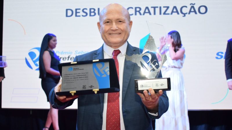 Santana: Bala Rocha recebe o prêmio Sebrae Prefeito Empreendedor