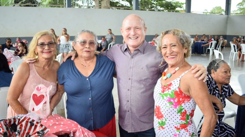 Homenagem: Programação marca o dia das mães no Centro do Idoso em Santana