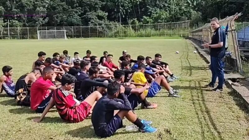 Observador do Grêmio-RS, avalia jogadores do Sub-17 e Sub-20 do Independente E. C.