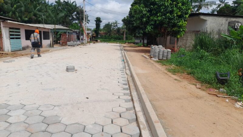 Travessa 24, no Provedor II, recebe obra de pavimentação em bloquetes