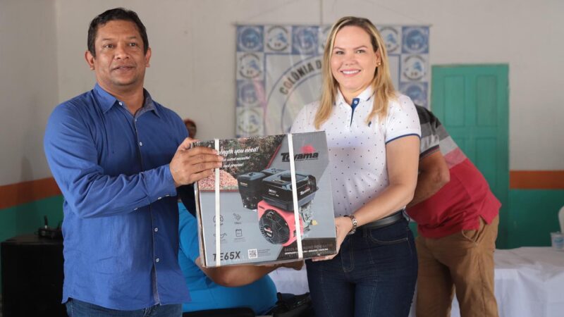 Em Pedra Branca, pescadores recebem motores ‘rabeta’ como reforço ao setor primário