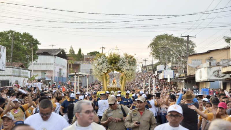 Círio de Nazaré atrai milhares de fieis pelas ruas e avenidas de Santana