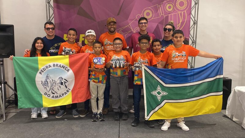 Estudantes de Pedra Branca conquistam título nacional no torneio de robótica e garantem vaga no mundial