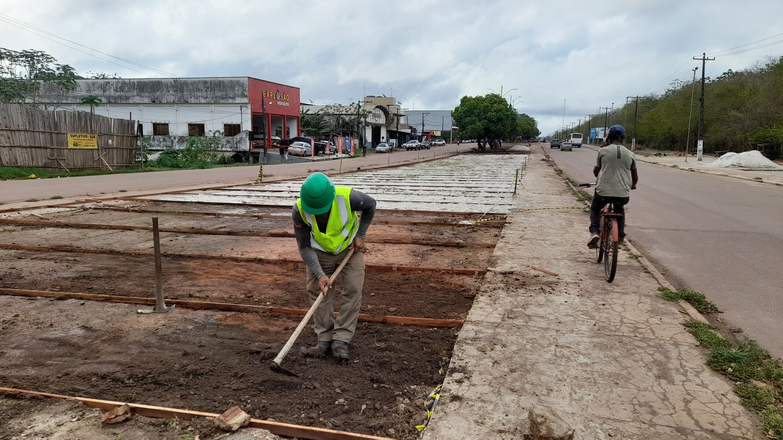 Obra em canteiro central deve dar nova cara para trecho da avenida Santana