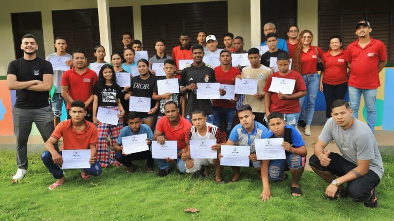 Curso de barbeiro iniciante aproxima jovens do mercado de trabalho em Pedra Branca