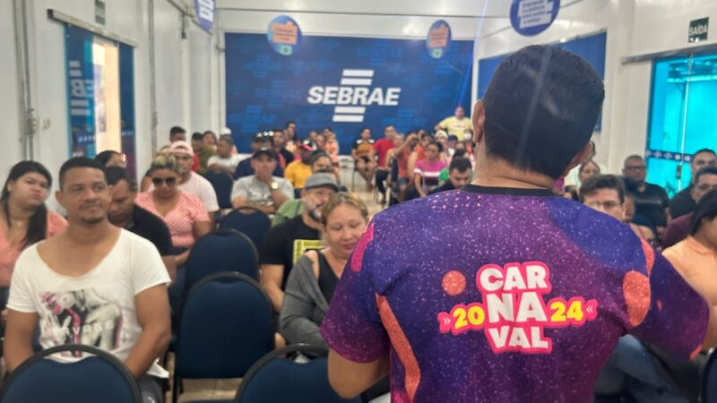 Empreendedores que irão trabalhar no corredor da folia recebem orientações