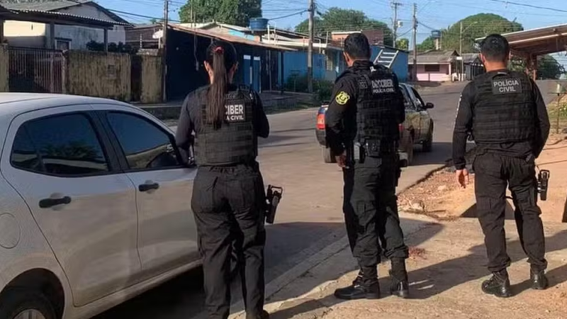 Casal especializado em praticar crimes pela Internet é preso em Santana