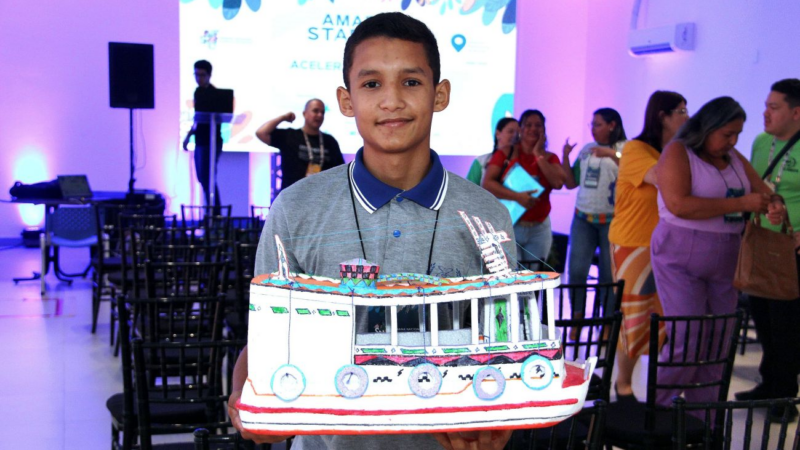 Criador de barco acessível, aluno de Santana vai representar o AP em feira de ciências em SC