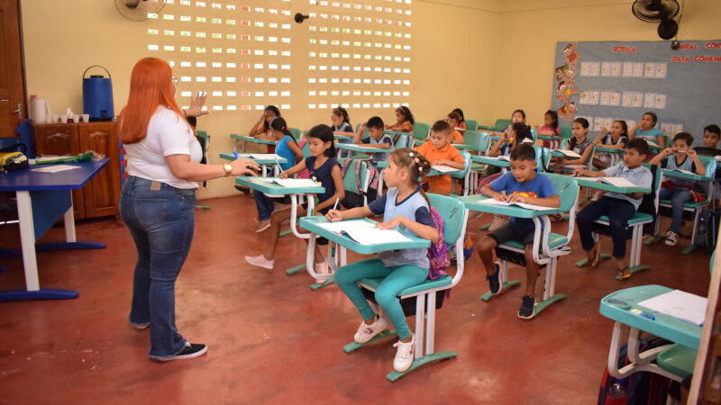 Santana recebe Selo Ouro de Compromisso Nacional com a Alfabetização