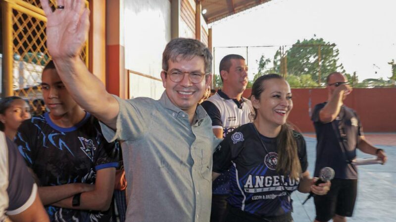 Esporte: Randolfe entrega espaço para prática de luta olímpica no Amapá