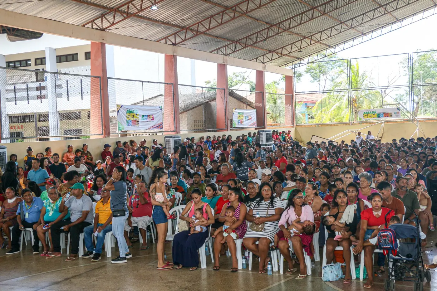 ‘Amapá sem Fome’: GEA atende 964 famílias com kits de alimentos na Zona Norte de Macapá
