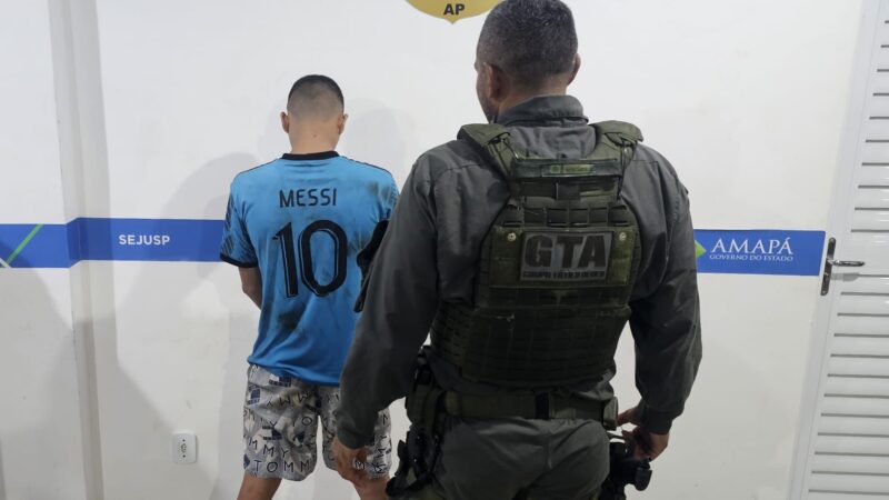 Acusado de executar ex-detento em frente a mercantil é preso em telhado de casa