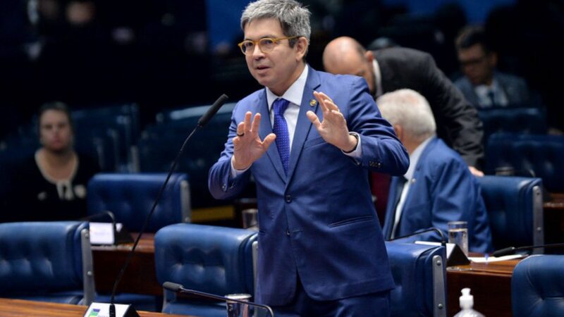 Com articulação de Randolfe, projeto que equipara salários de policiais civis dos ex-territórios com a carreira policial federal é aprovado