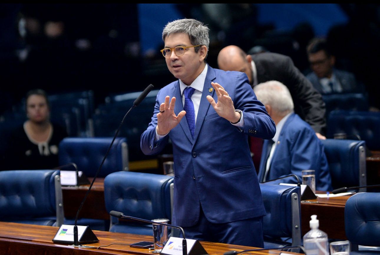 Com articulação de Randolfe, projeto que equipara salários de policiais civis dos ex-territórios com a carreira policial federal é aprovado