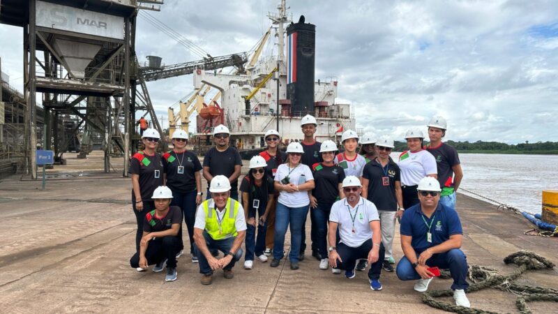 Aula de campo: alunos do IFAP visitam a Companhia Docas de Santana