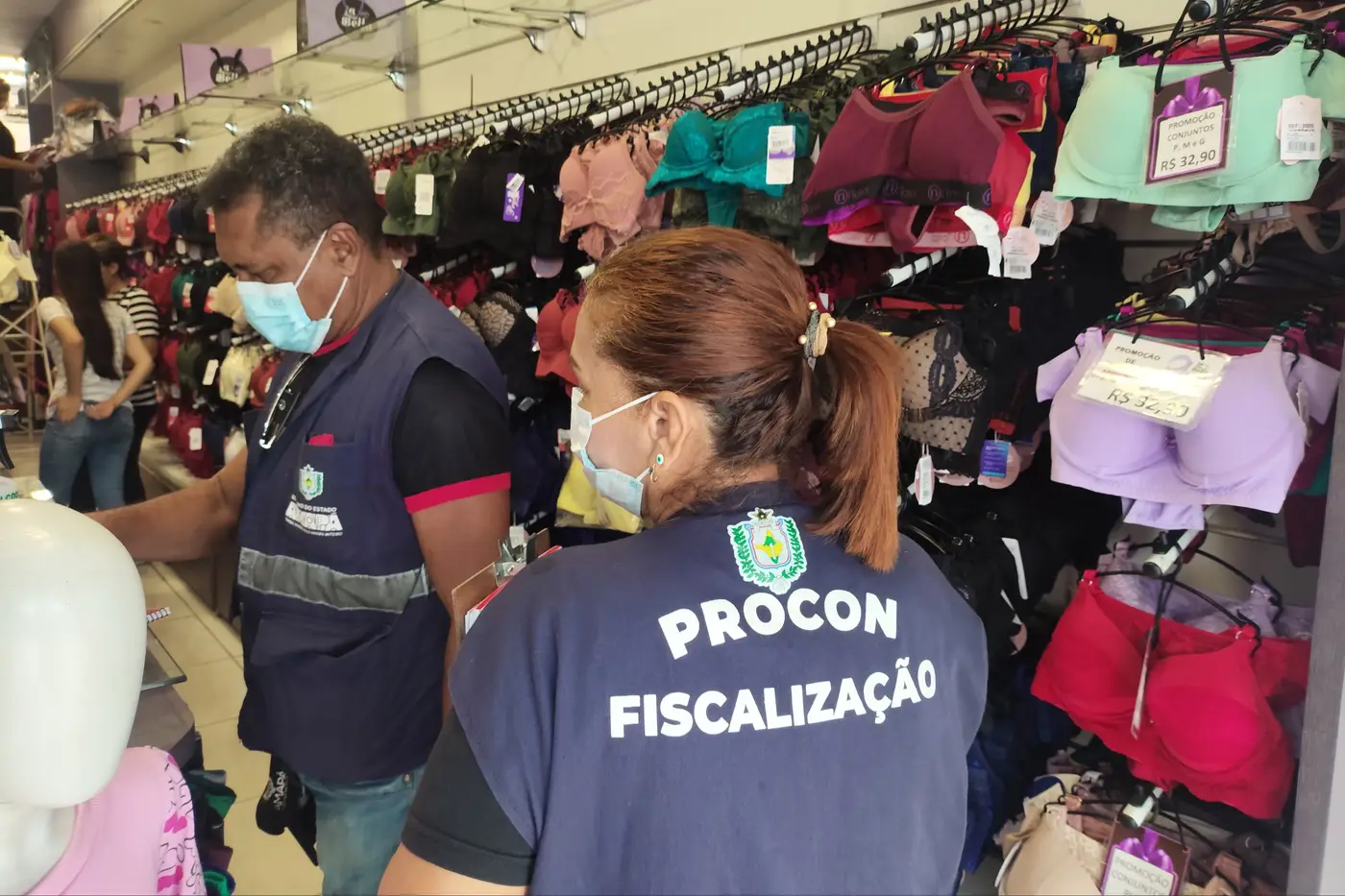 Procon-AP realiza fiscalização em empresas que comercializam produtos e serviços para o Dia dos Namorados