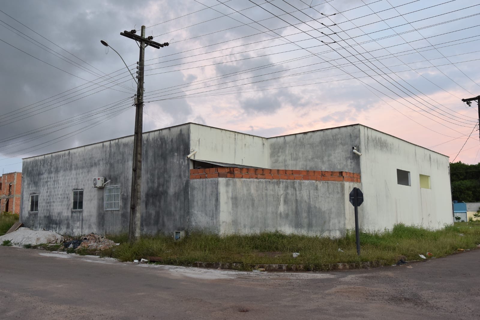 Prefeitura de Santana orienta população sobre regularização de lotes no município