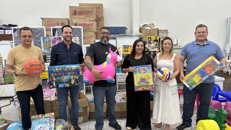 PMS recebe doação de brinquedos para fortalecer atendimentos terapêuticos