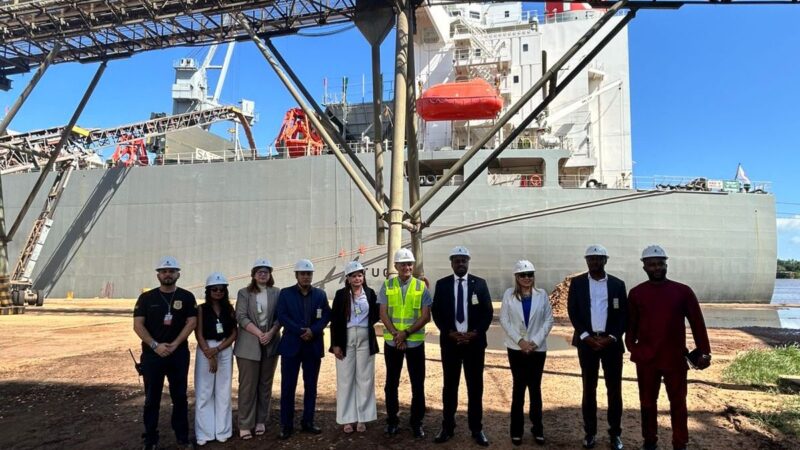 Possibilidade de negócios: Embaixador de Ruanda visita as instalações da CDSA