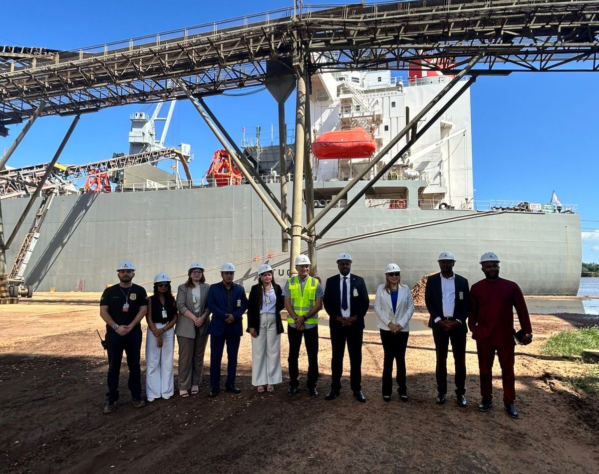 Possibilidade de negócios: Embaixador de Ruanda visita as instalações da CDSA