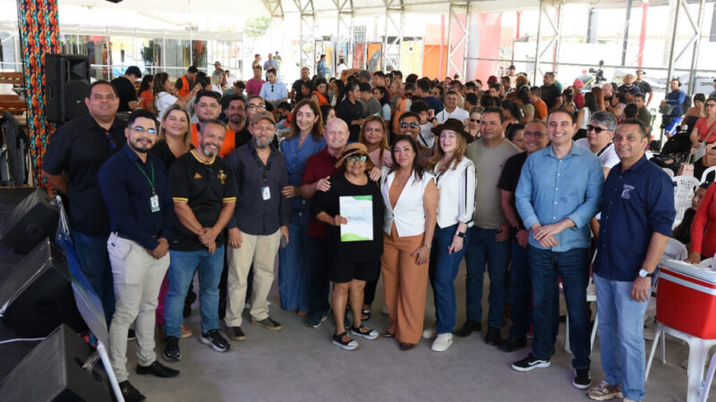 Santana Casa Legal: Famílias do Jardim Floresta recebem título definito e registro