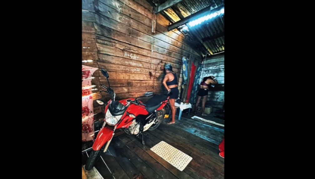 Moto roubada leva Polícia Militar a esconderijo em Santana; mulher é presa